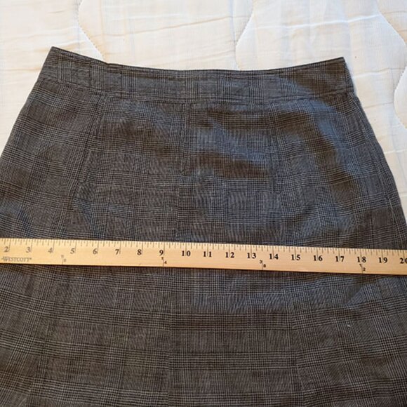 Banana Republic fit and flare skirt size 4 - Picture 3 of 5